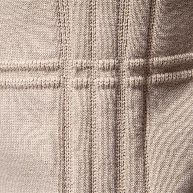 Elegant Slim-Fit Sweater for Men and Women - Soft, Breathable Fabric in Classic Colors, Tailored Comfort for Any Occasion 11