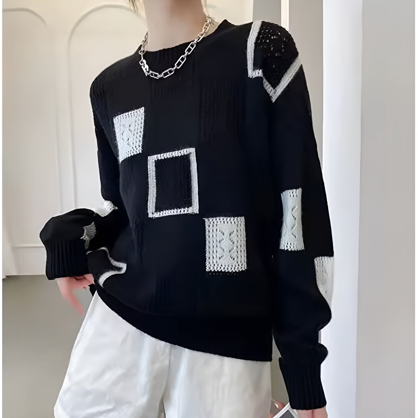 Chic Loose-Fit Women's Sweater with Round Neckline and Long Sleeves – Comfortable Knit Top for Everyday Style 5