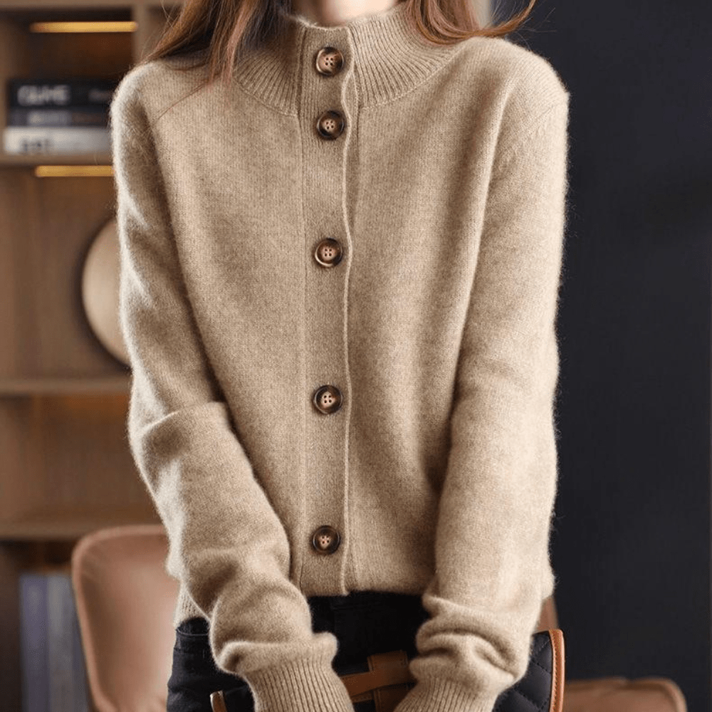 Cashmere Cardigan Sweater for Women – White Retro Knit Cardigan with Relaxed Fit and Vintage Stand Collar 2