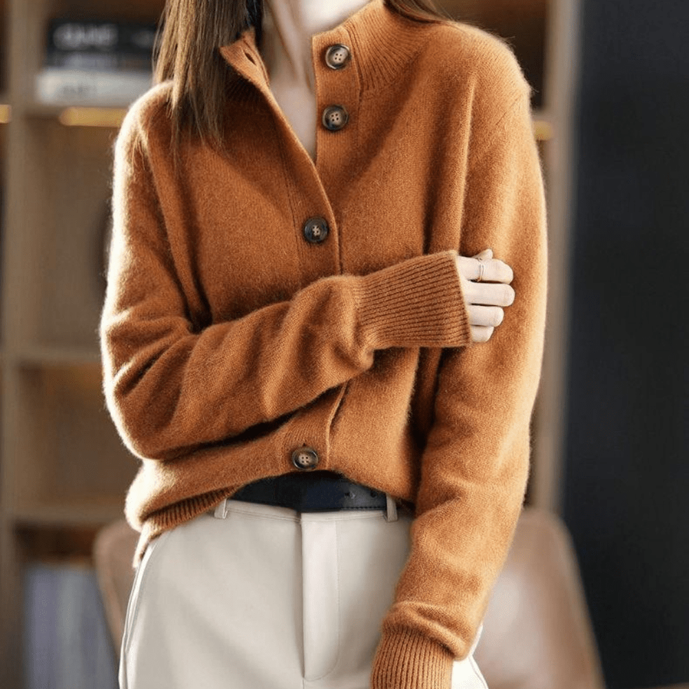 Cashmere Cardigan Sweater for Women – White Retro Knit Cardigan with Relaxed Fit and Vintage Stand Collar 3